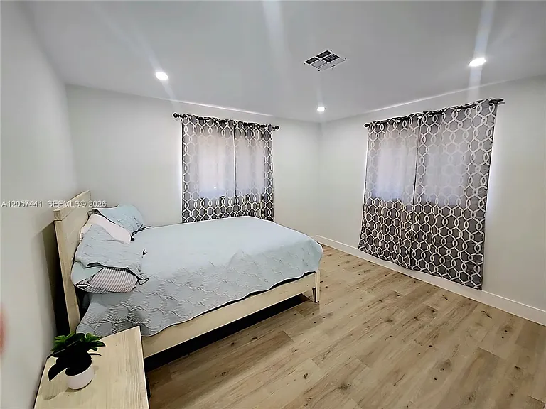 1430 NE 53rd Ct — Photo 20