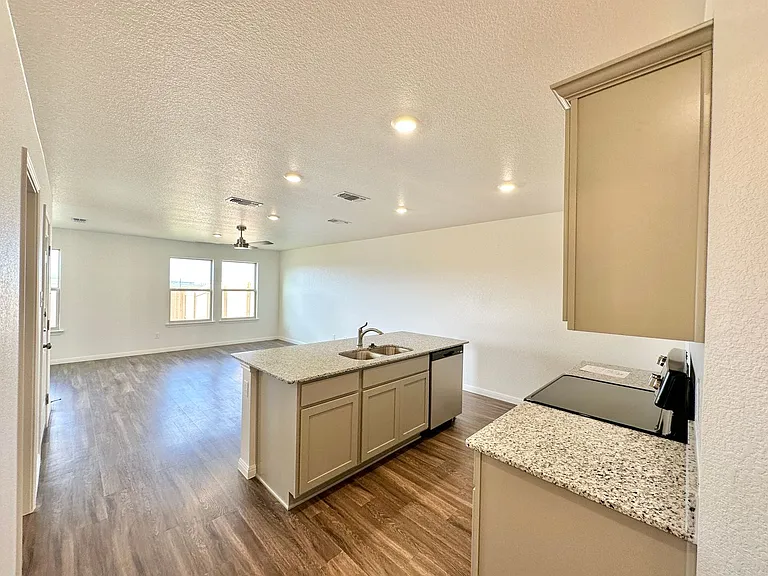 5913 Betty Lou Dr — Photo 3