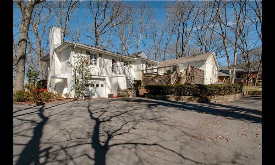 2nd image of 505 Georgetown Dr