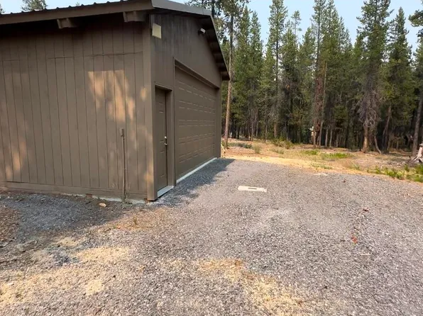 139917 Bearskin Rd, Crescent Lake, OR 97733