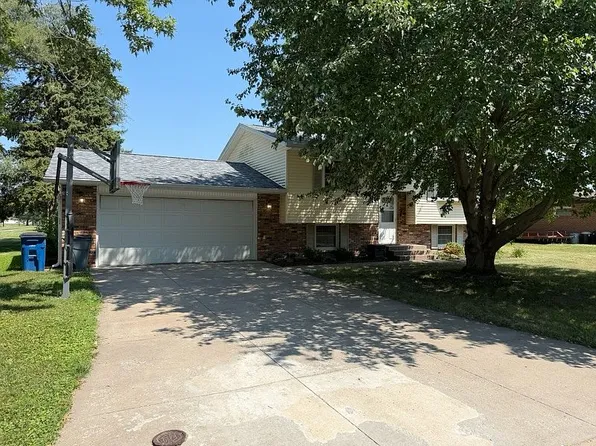 1311 14th St, Orion, IL 61273