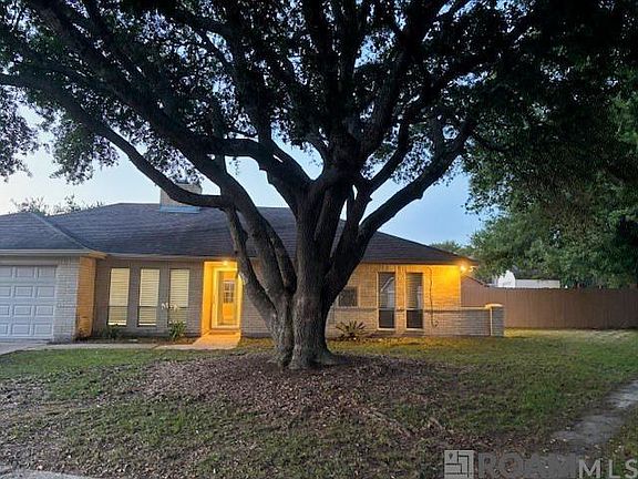 2nd image of 414 Arrowwood Dr