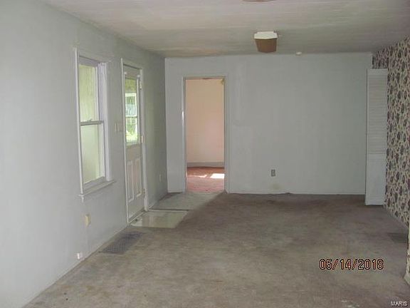 5th image of 470 E Westerholdt St