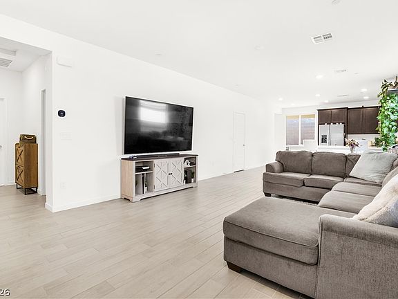 3rd image of 9398 Noble Fir Ridge Ave
