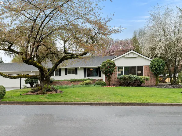 10160 SW Crestwood Dr, Beaverton, OR 97008