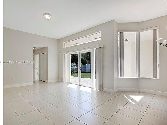 5th image of 825 NW 132nd Ave