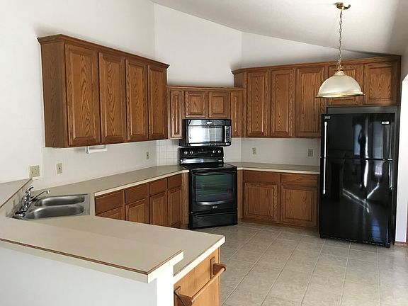 3rd image of 1320 N High Dr