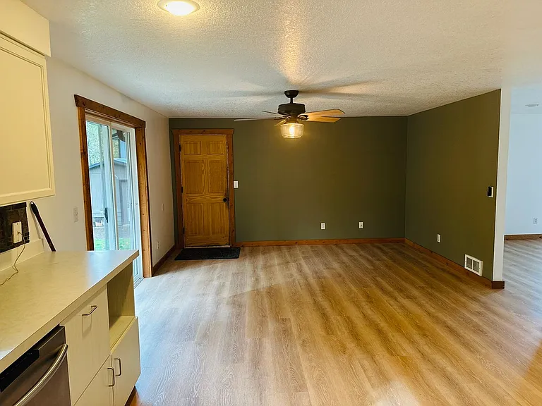128 Bunting Dr — Photo 13