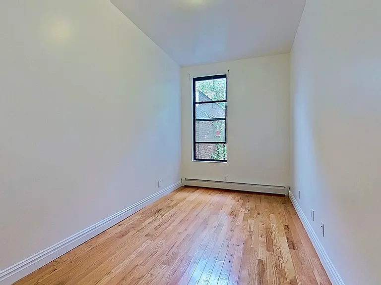 447 Evergreen Ave #1 — Photo 5