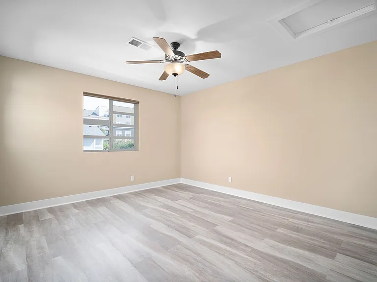 572 S Vance Ct — Photo 8