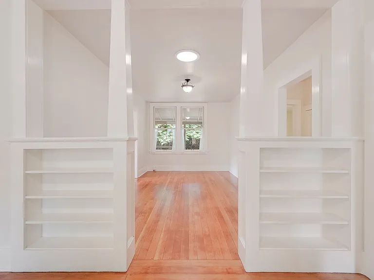 1608 Walnut St — Photo 8