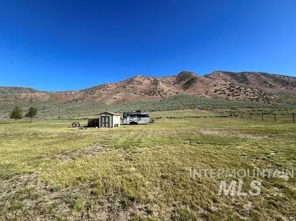18 Forest Dr, King Hill, ID 83633
