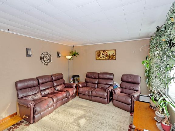 5th image of 31 Crisafulli Dr