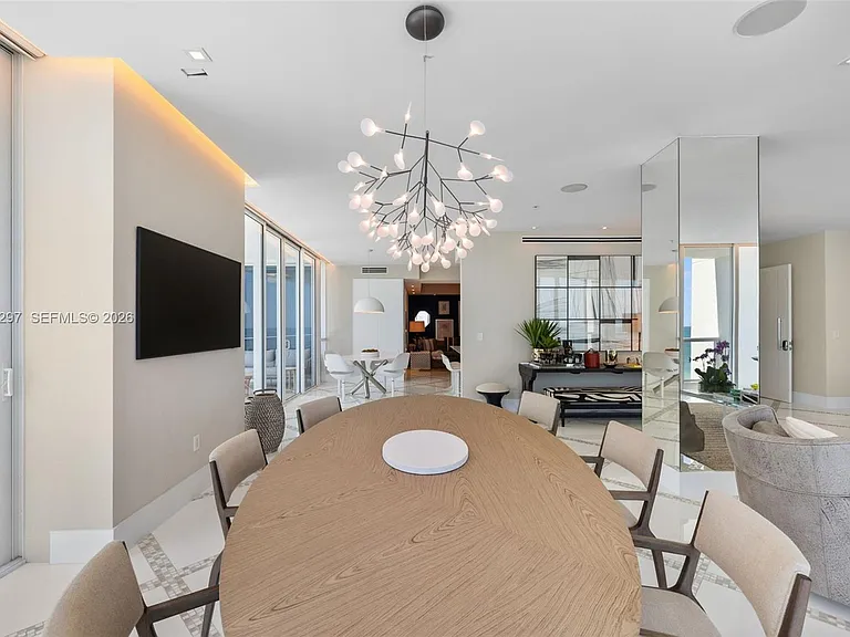 50 S Pointe Dr #1502/03 — Photo 10