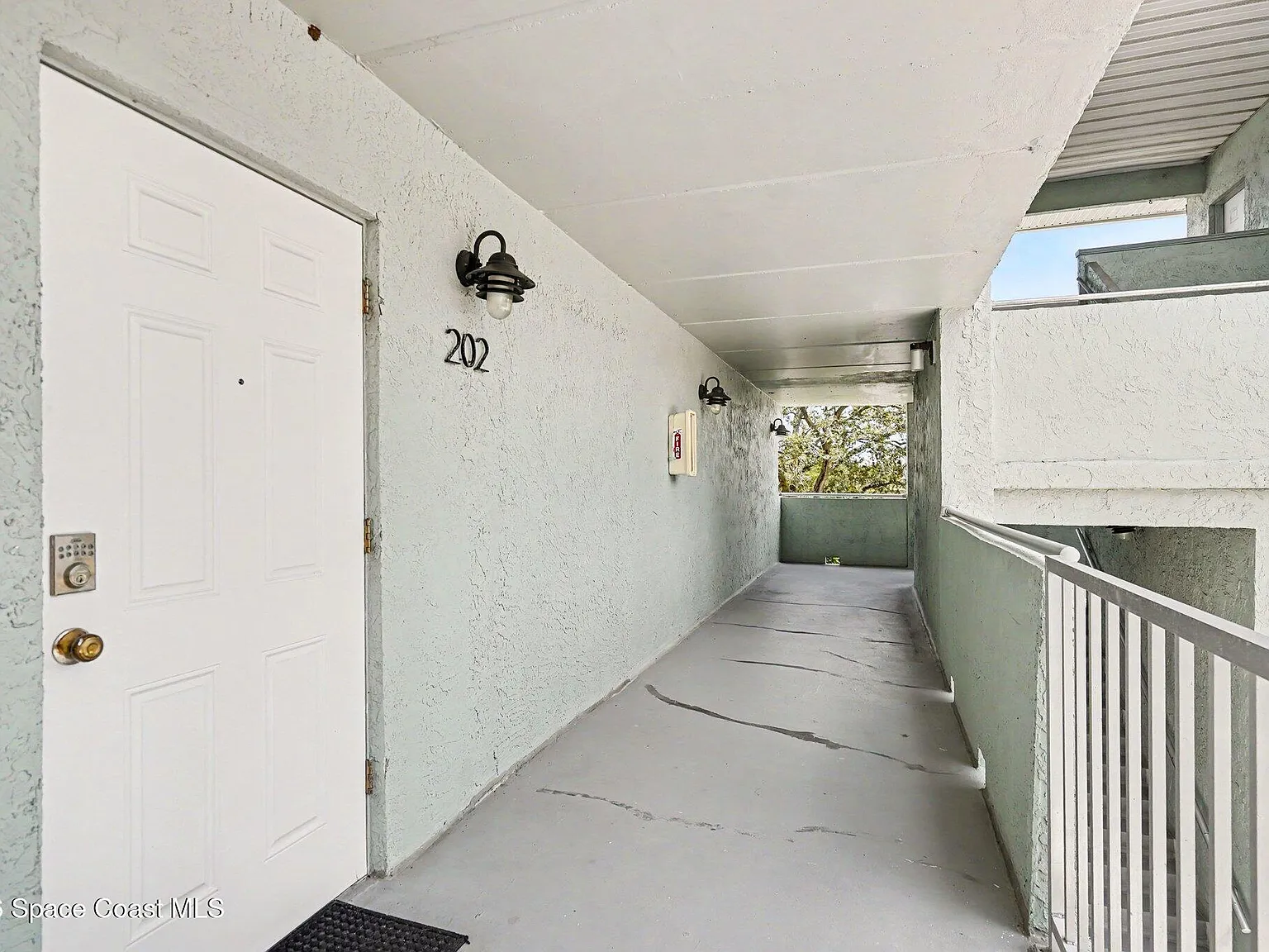 2 bed, 2.0 bath, 935 sqft, $1,850 — Photo 3