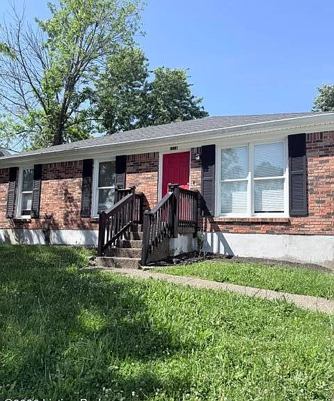 1514 Daverman Dr — Photo 1