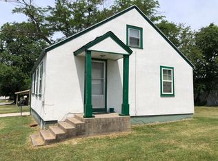 613 E Washington St, Marshfield, MO 65706
