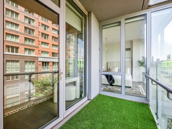 9 Avenue At Port Imperial image 34 of 50