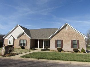323 Lake View Dr, Washington, MO 63090