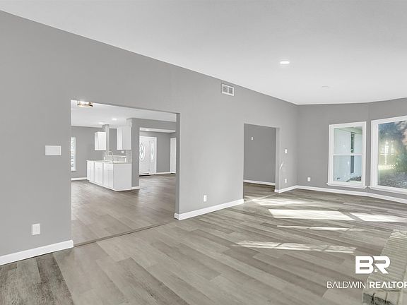 4th image of 113 Paddock Dr