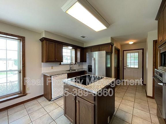 4th image of 2422 Riverside Dr