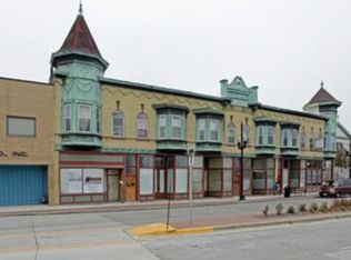 910 1/2 State St, Racine, WI 53403