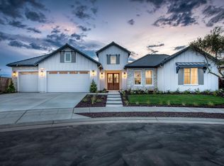 1808 N Carson Ave, Clovis, CA 93619