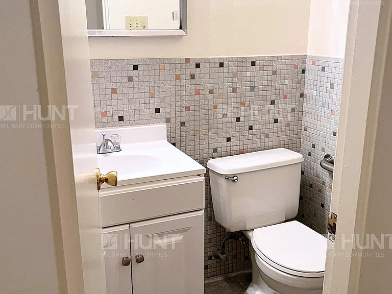4042 Mercury Cir SE #B — Photo 7