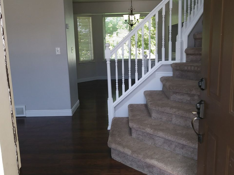 1st image of 853 Country Club Dr