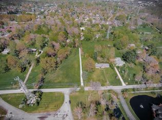 907 Ormsby Ln, Lyndon, KY 40242