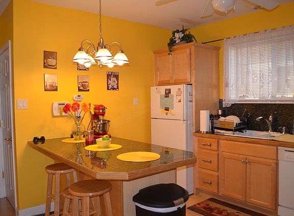 5th image of 2819 N 76th Ct
