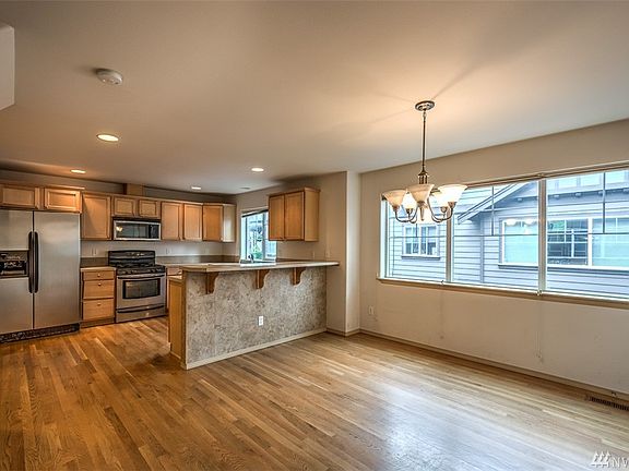 5th image of 7117 Rainier Dr APT D