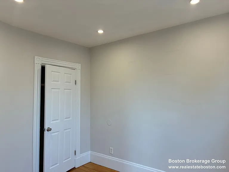 22 Howell St #3 — Photo 6
