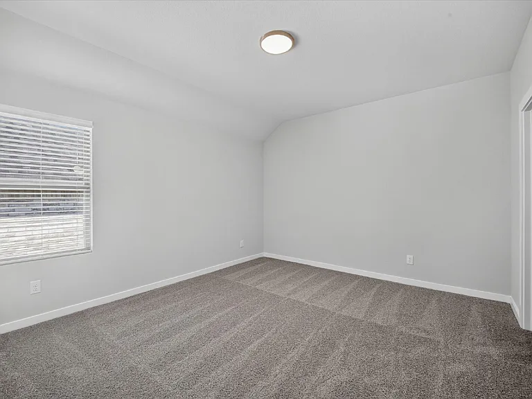 713 Summerberry Dr — Photo 6