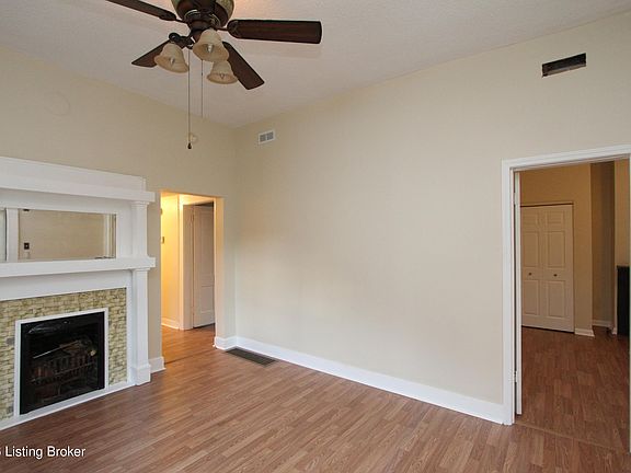 3rd image of 309 E Woodford St