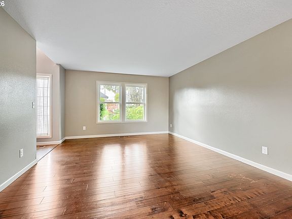4th image of 23854 SW Aldergrove Ave