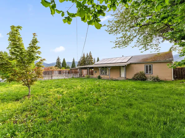 1837 Drury Ln, Grants Pass, OR 97527