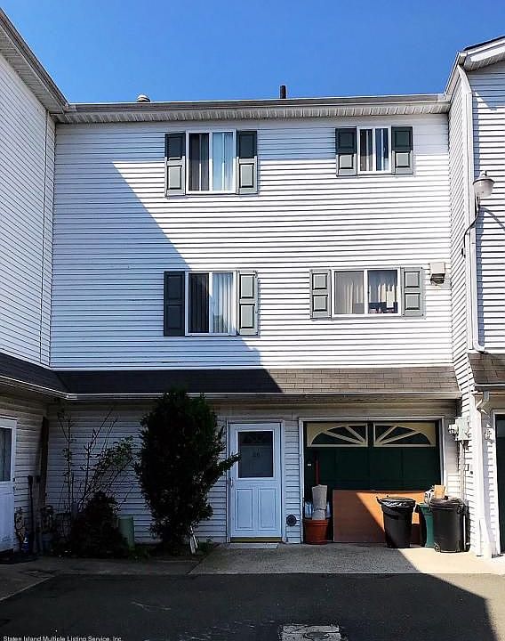 1st image of 26 Vienna Ct