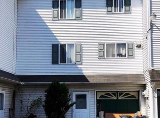 26 Vienna Ct, Staten Island, NY 10305