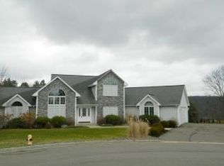 8 Renee Ct, Endwell, NY 13760
