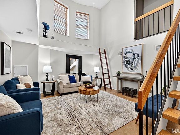 5th image of 329 N Boyle Ave #E1
