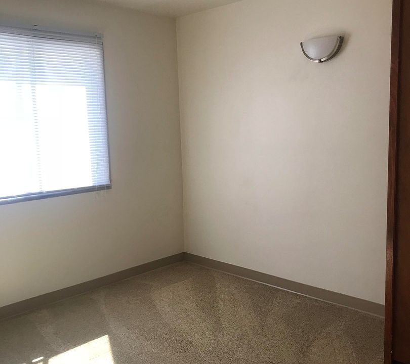 2nd image of 326 7th St S APT 302