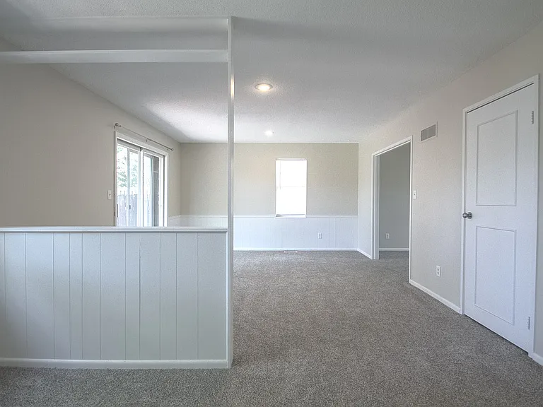 10724 W 88th Ter — Photo 5
