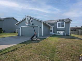 2425 SW Romar Rd, Topeka, KS 66614