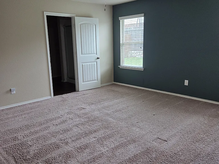 2118 Meadow Park Dr — Photo 11