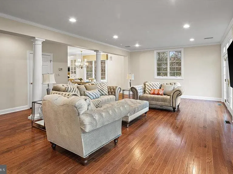 12 Windermere Way — Photo 10