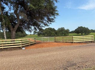 401 N Knezek Rd, Flatonia, TX 78941