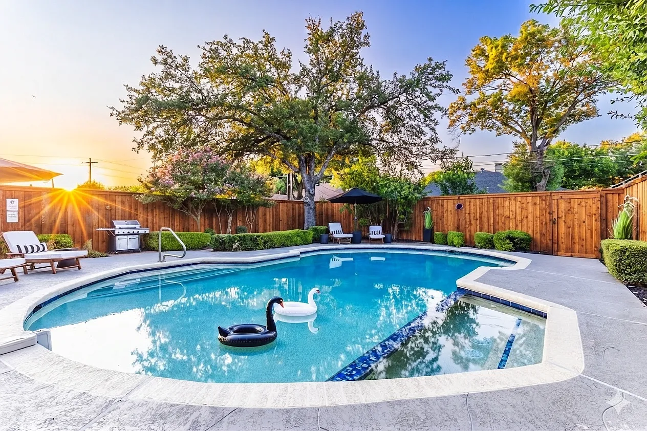 4 bed, 3556 sqft, $13,000 — Photo 2