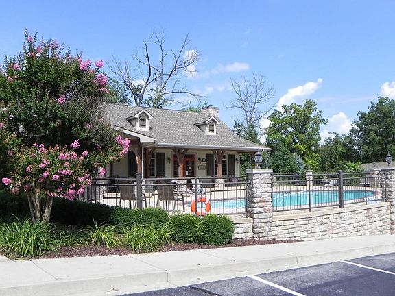 5th image of 31 Royal Vista Dr #1-105