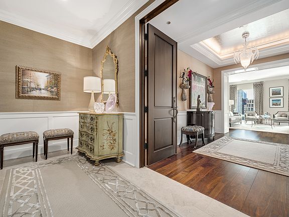 3rd image of 50 E Chestnut St #2701